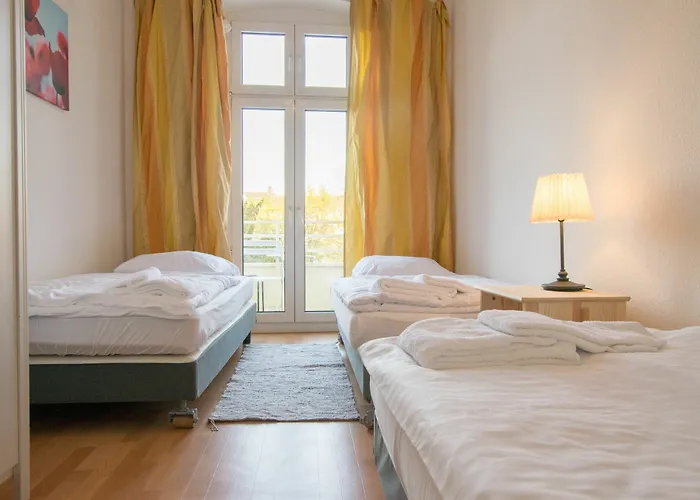Tolstov-Hotels Big 2 Room City Apartment