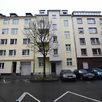 Tolstov-Hotels Big 2 Room City Apartment